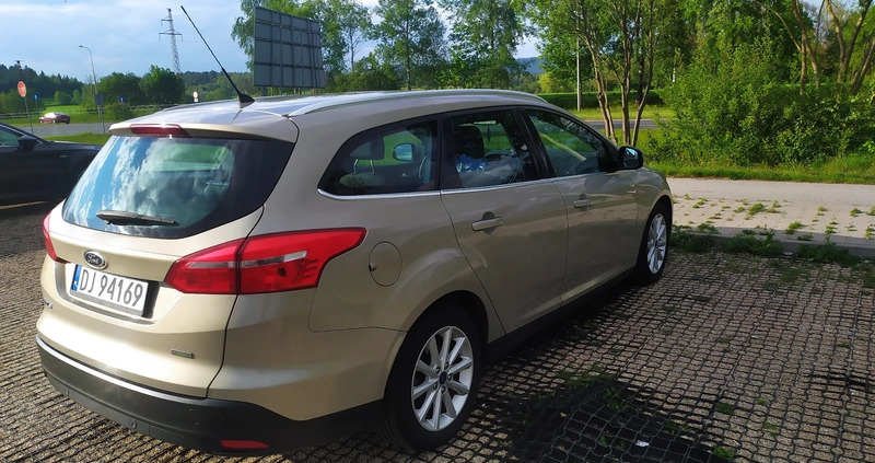 Ford Focus cena 35800 przebieg: 156800, rok produkcji 2015 z Góra małe 172